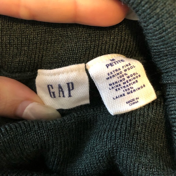 Green turtleneck - Picture 2 of 2